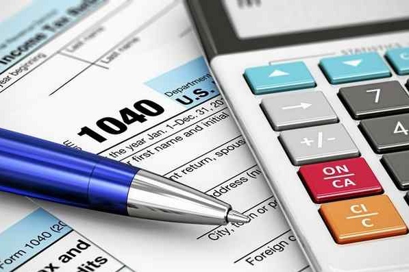 How to protect yourself from identity theft, including from having your tax refund stolen.